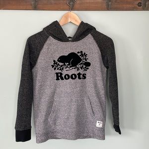 Roots kids logo hooded sweatshirt / hoody, size large
